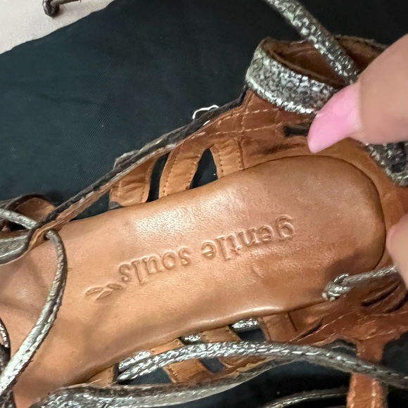 Kenneth Cole- Gentle Soul Sandals - Picture 4 of 6